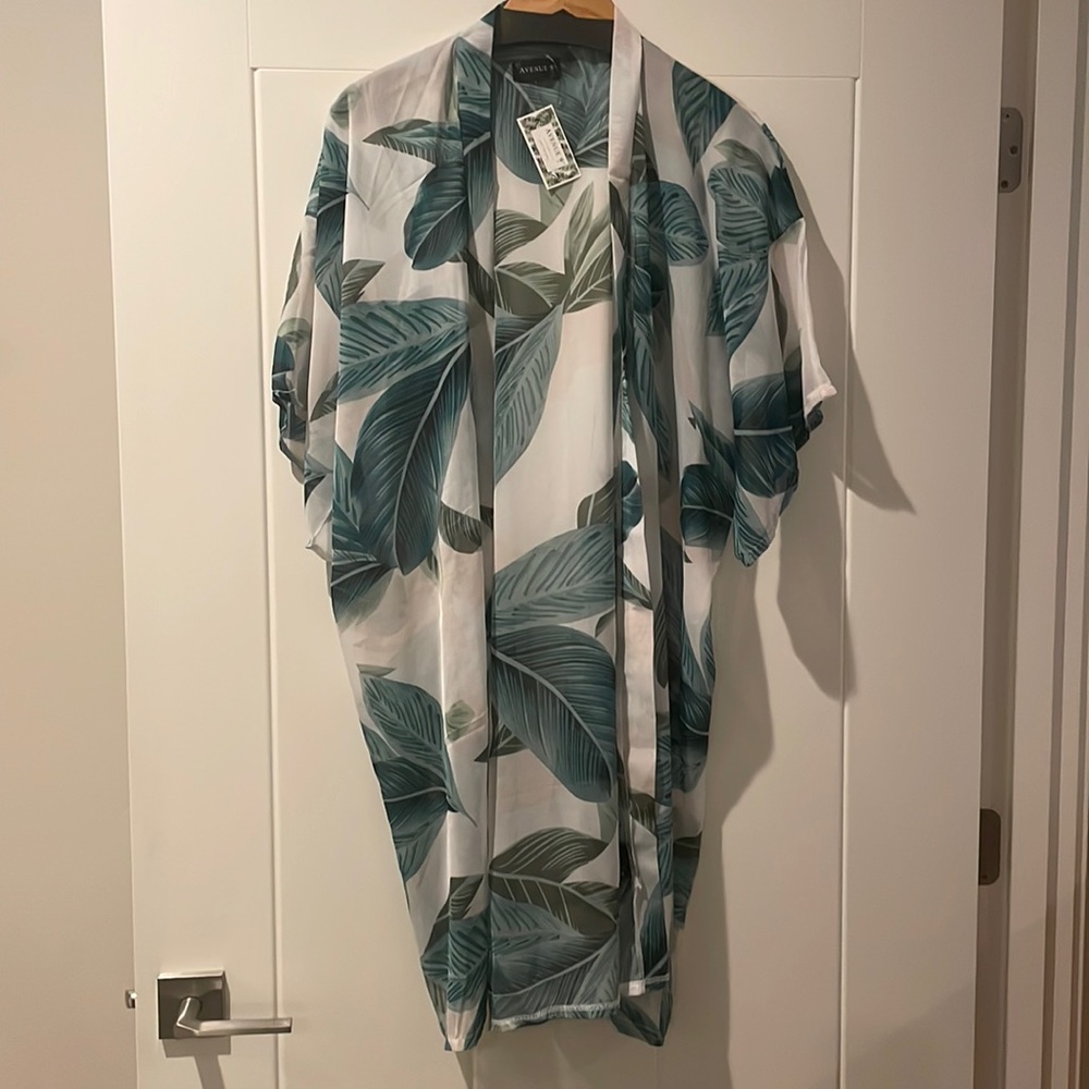 Avenue 9 Floral Cover up NWT